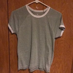 AMERICAN EAGLE OUTFITTERS T-SHIRT